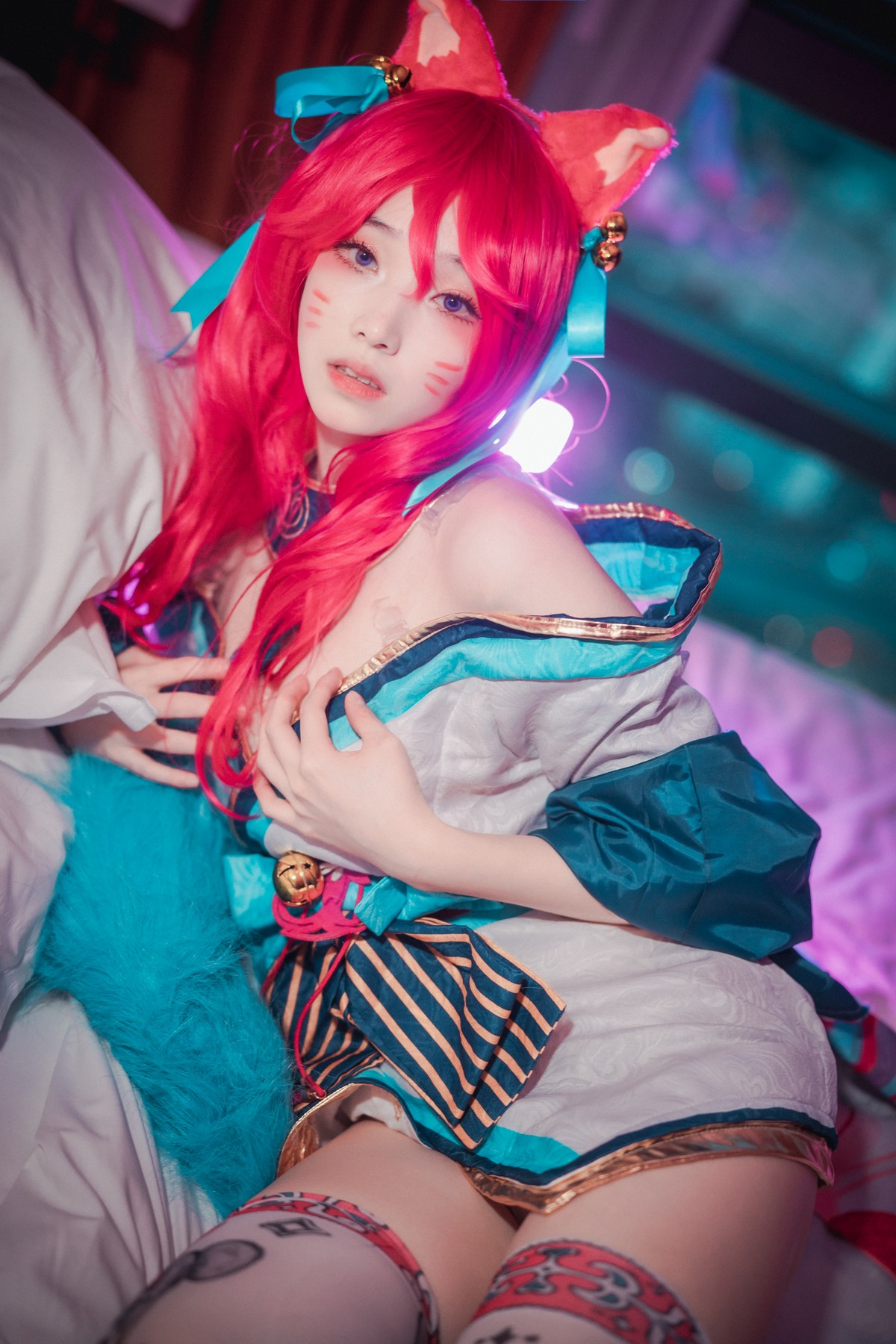 xgyw.top_[DJAWA]No.050_BamBi_Spirit Blossom Ahri主题半脱性感服饰露豪乳遮点诱惑写真145P