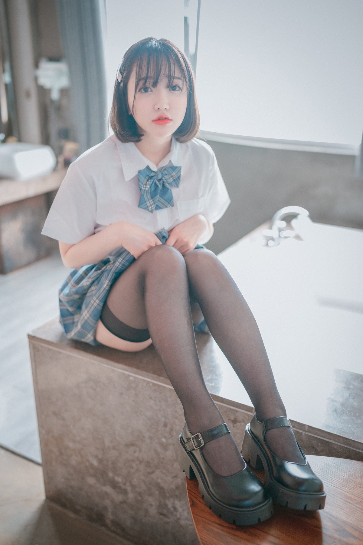xgyw.top_[DJAWA]No.051_模特Yeeun_Swimming Lessons主题私房粉红泳装配黑丝袜诱惑写真155P