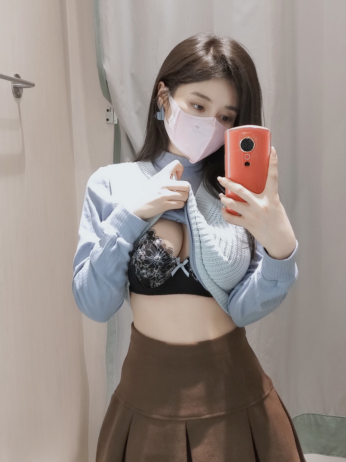 xgyw.top_Coser小姐姐白银81四月合集试衣间主题私房黑色蕾丝内衣秀豪乳翘臀诱惑写真80P
