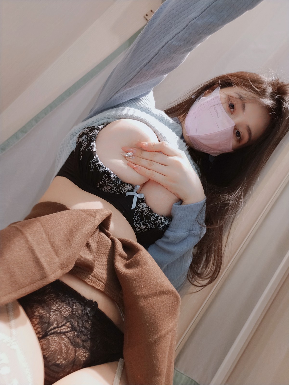 xgyw.top_Coser小姐姐白银81四月合集试衣间主题私房黑色蕾丝内衣秀豪乳翘臀诱惑写真80P