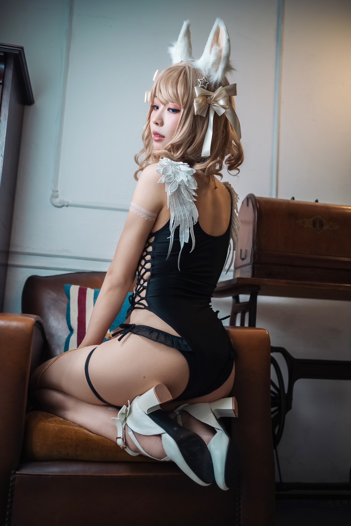 xgyw.top_Coser妹子Ely_eee-Original Swimsuit主题性感粉红连体衣 黑色内衣完美诱惑写真114P