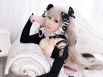 网络青春美女大米米球可畏主题私人性感低胸连衣裙配白丝裤袜秀蜜桃臀美腿骚扰写真60P