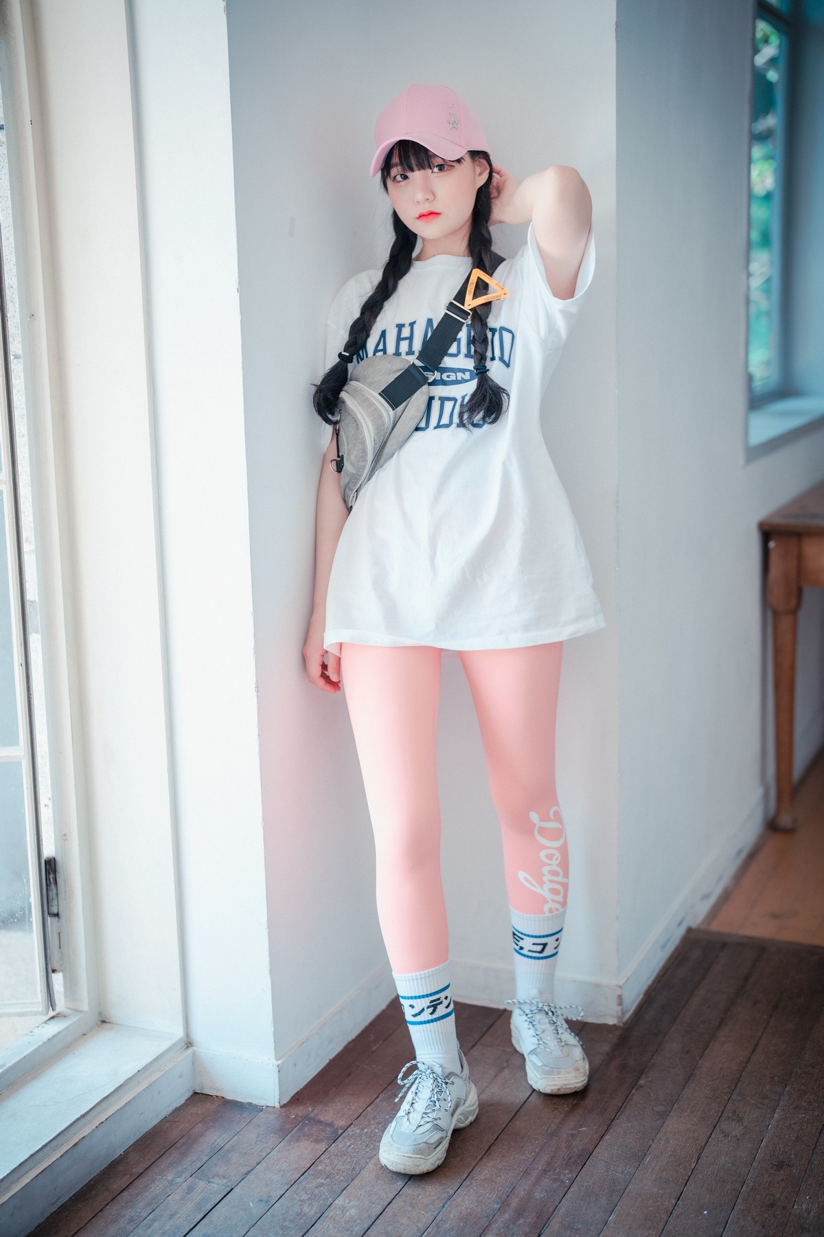 xgyw.top_[DJAWA]No.060_模特Jenny_Loose and Tight Pink主题性感白T配粉色运动裤诱惑写真158P