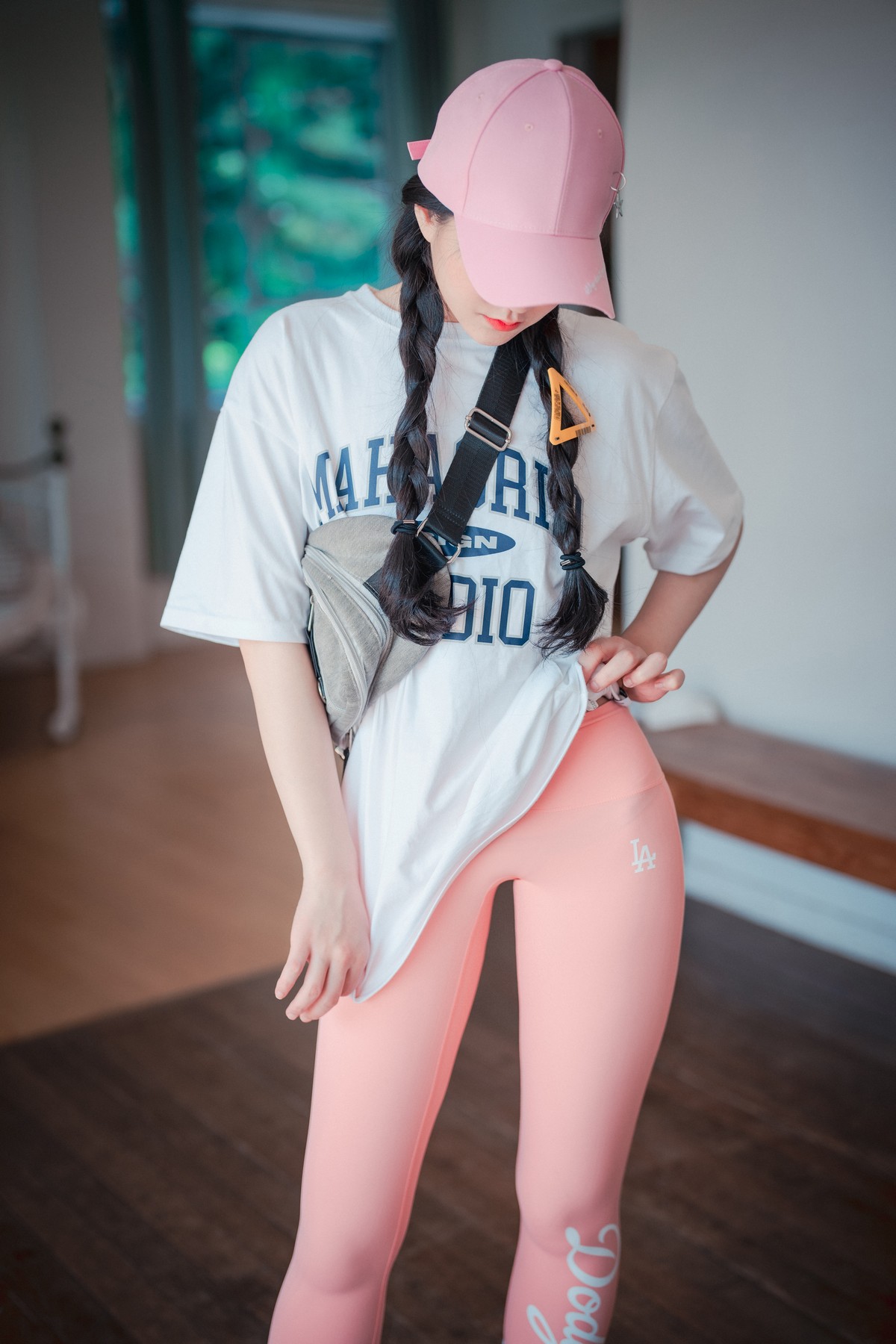 xgyw.top_[DJAWA]No.060_模特Jenny_Loose and Tight Pink主题性感白T配粉色运动裤诱惑写真158P