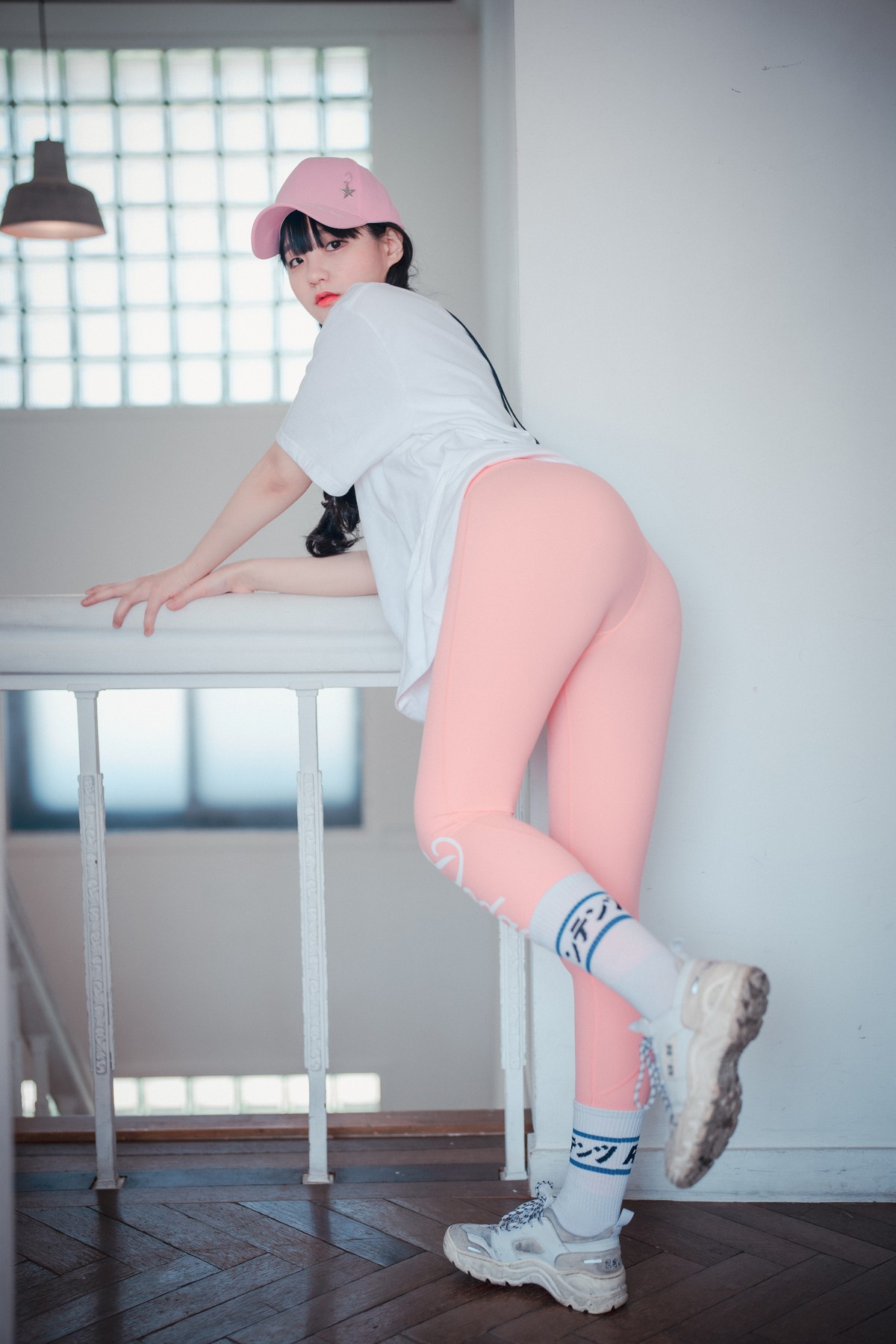 xgyw.top_[DJAWA]No.060_模特Jenny_Loose and Tight Pink主题性感白T配粉色运动裤诱惑写真158P