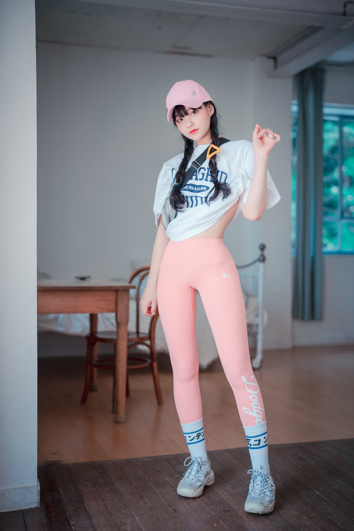xgyw.top_[DJAWA]No.060_模特Jenny_Loose and Tight Pink主题性感白T配粉色运动裤诱惑写真158P