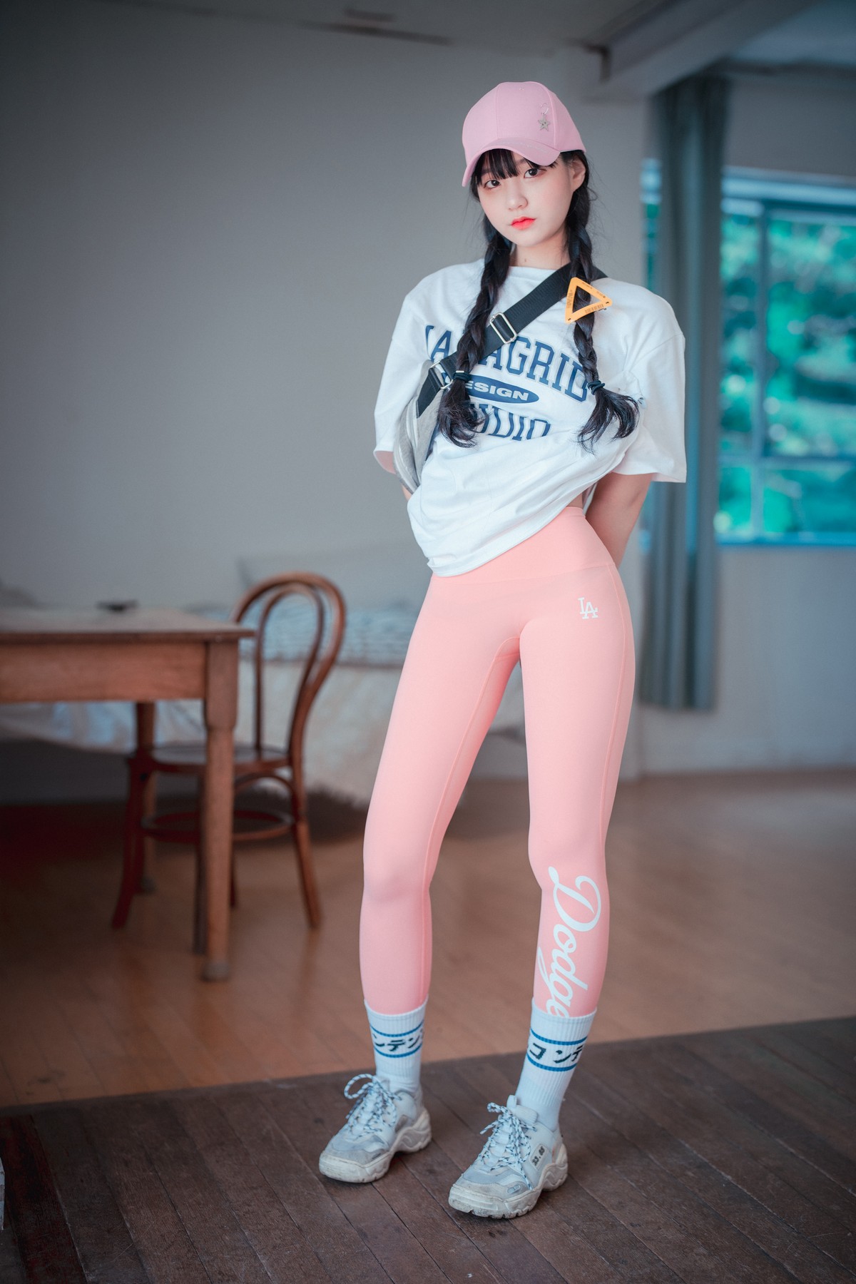 xgyw.top_[DJAWA]No.060_模特Jenny_Loose and Tight Pink主题性感白T配粉色运动裤诱惑写真158P