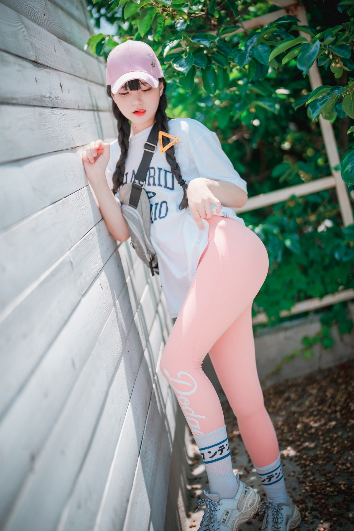 xgyw.top_[DJAWA]No.060_模特Jenny_Loose and Tight Pink主题性感白T配粉色运动裤诱惑写真158P