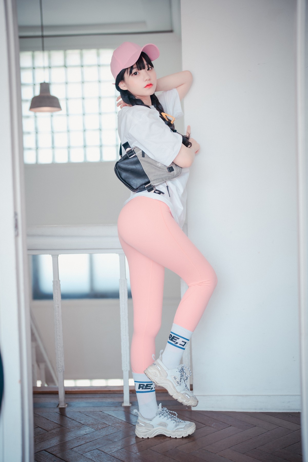 xgyw.top_[DJAWA]No.060_模特Jenny_Loose and Tight Pink主题性感白T配粉色运动裤诱惑写真158P