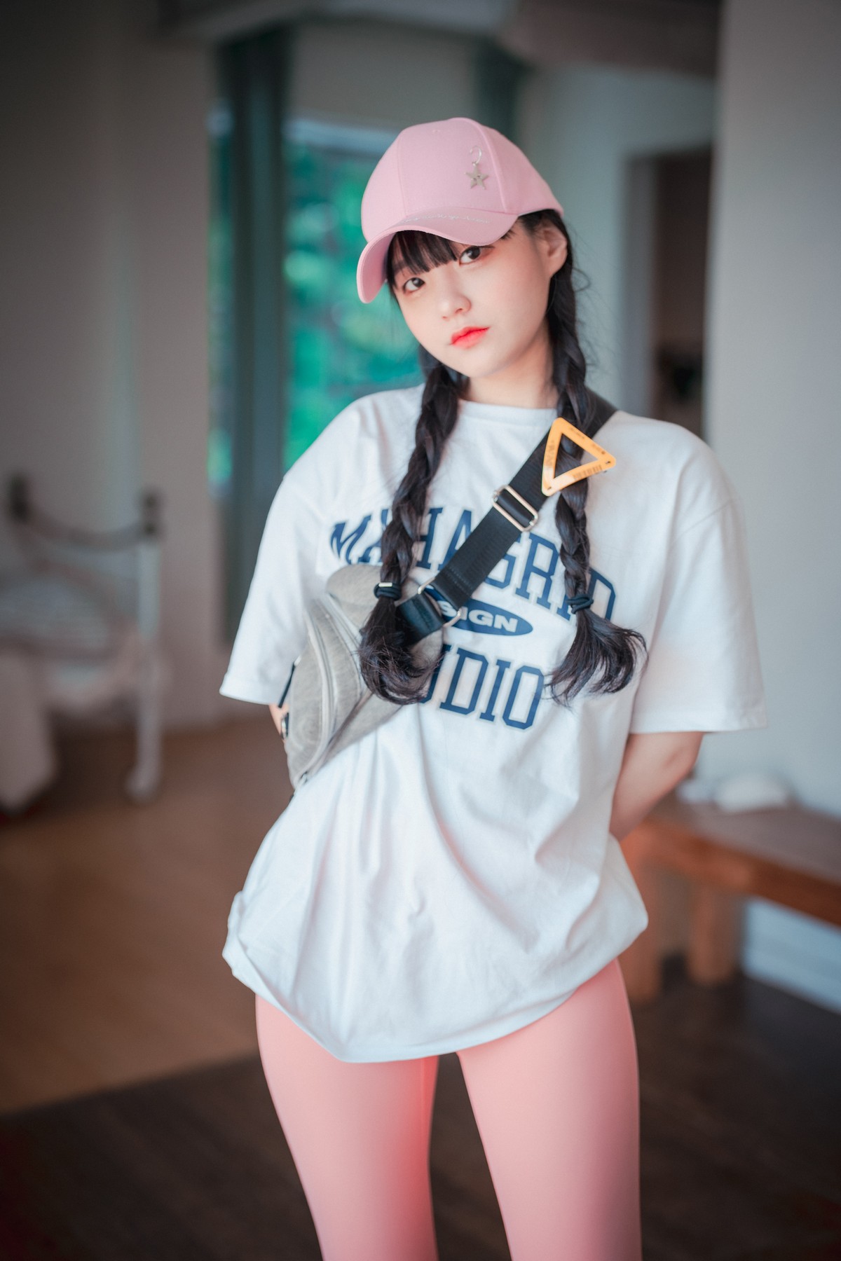 xgyw.top_[DJAWA]No.060_模特Jenny_Loose and Tight Pink主题性感白T配粉色运动裤诱惑写真158P