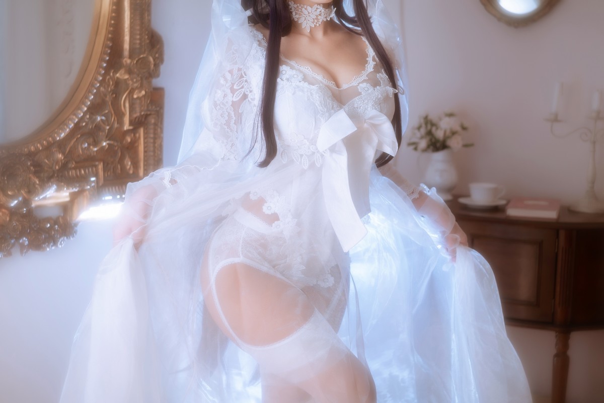 xgyw.top_白嫩美少女鬼畜瑶在不在婚纱主题私房性感纯白薄透婚纱秀惹火身材诱惑写真38P
