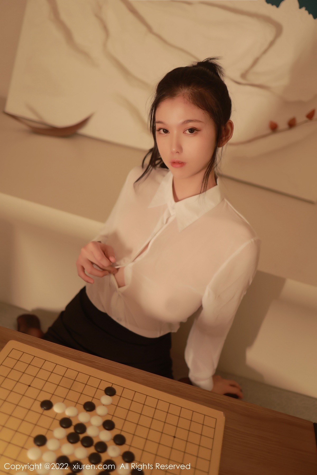 xgyw.top_XiuRen第5057期_模特李雅柔白色轻透上衣配黑色短裙露开档黑丝秀翘臀诱惑写真65P