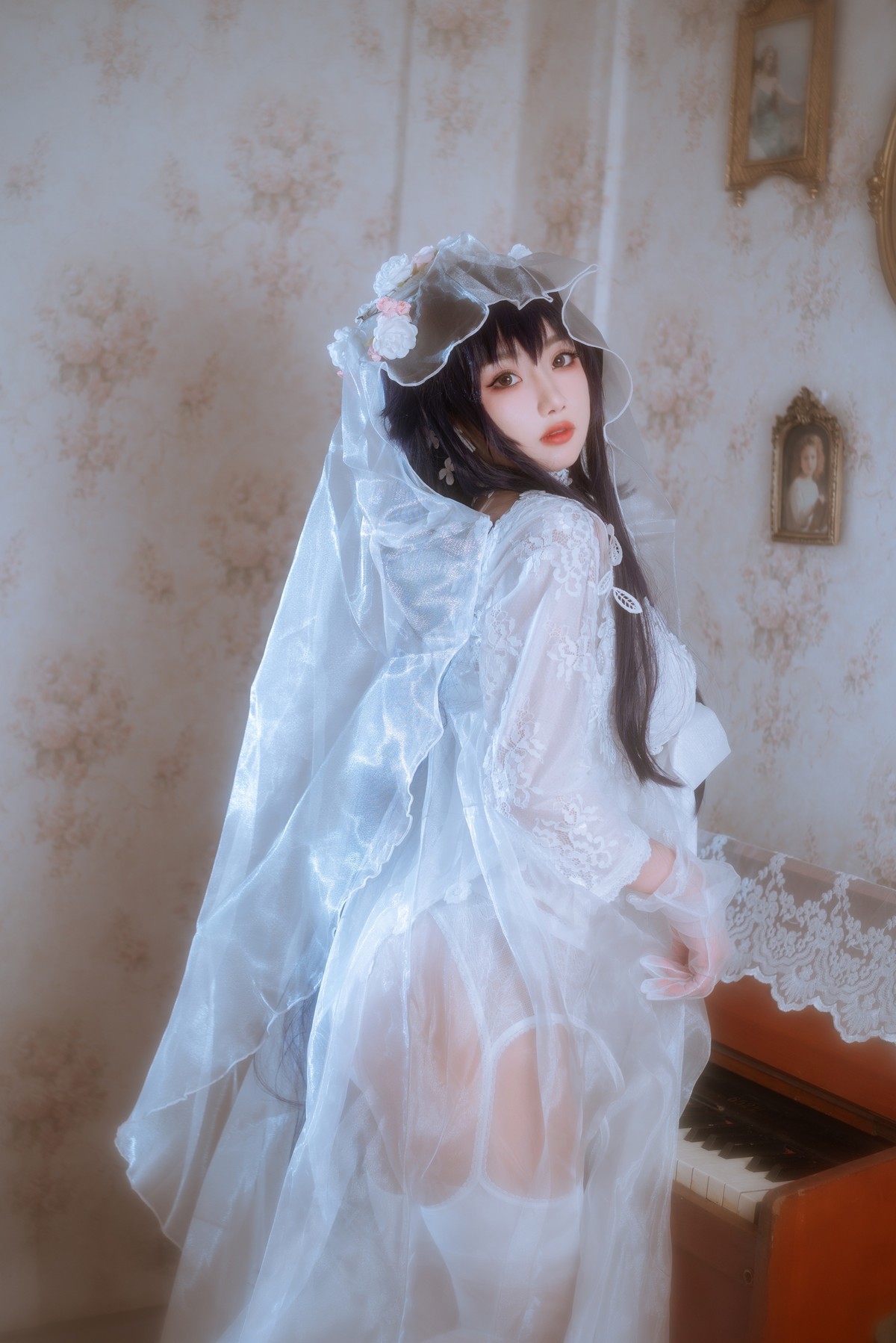 xgyw.top_白嫩美少女鬼畜瑶在不在婚纱主题私房性感纯白薄透婚纱秀惹火身材诱惑写真38P