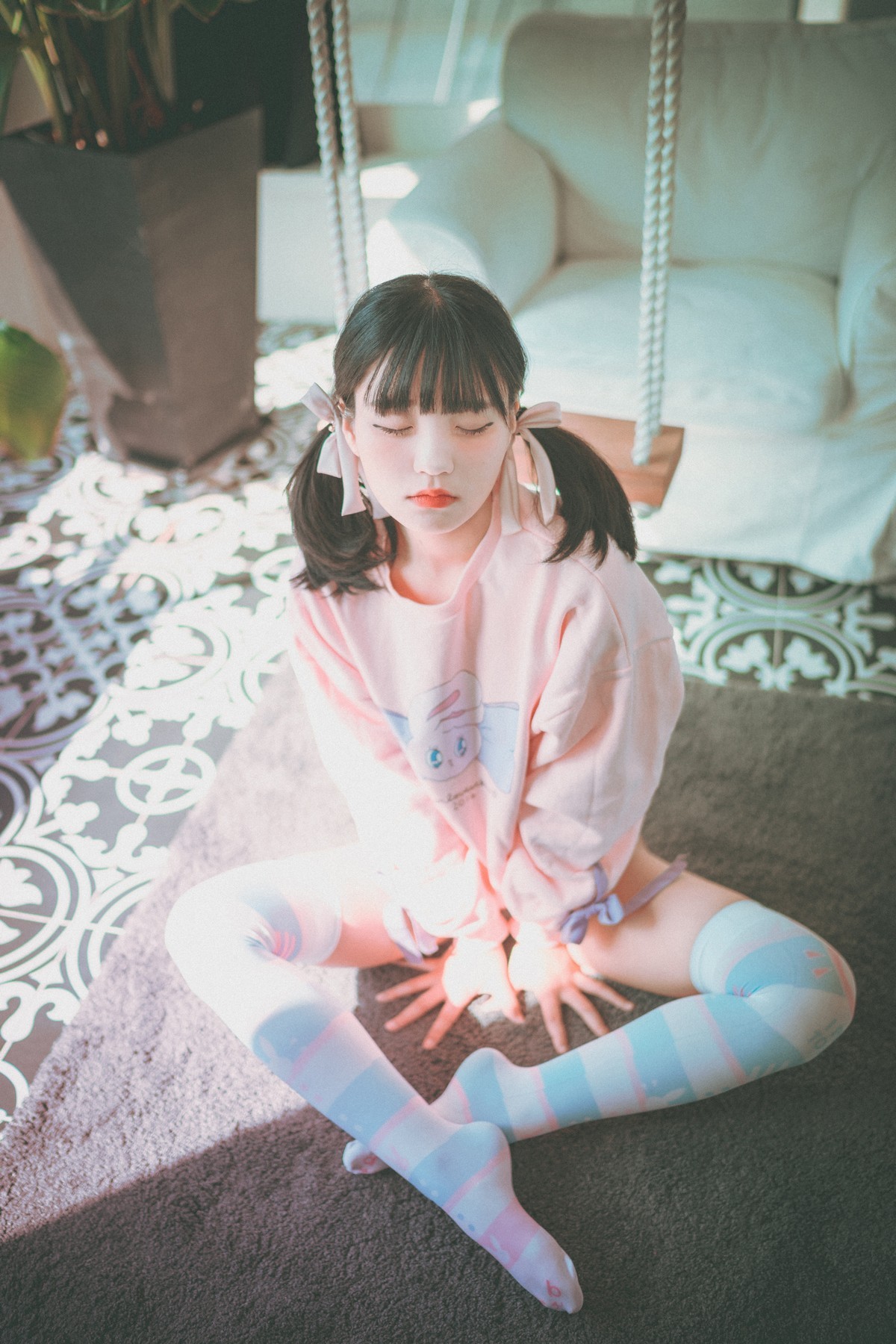 xgyw.top_[DJAWA]No.061_模特Jenny_Lovely_Pink主题私房性感粉色外衣配丁字内裤诱惑写真34P
