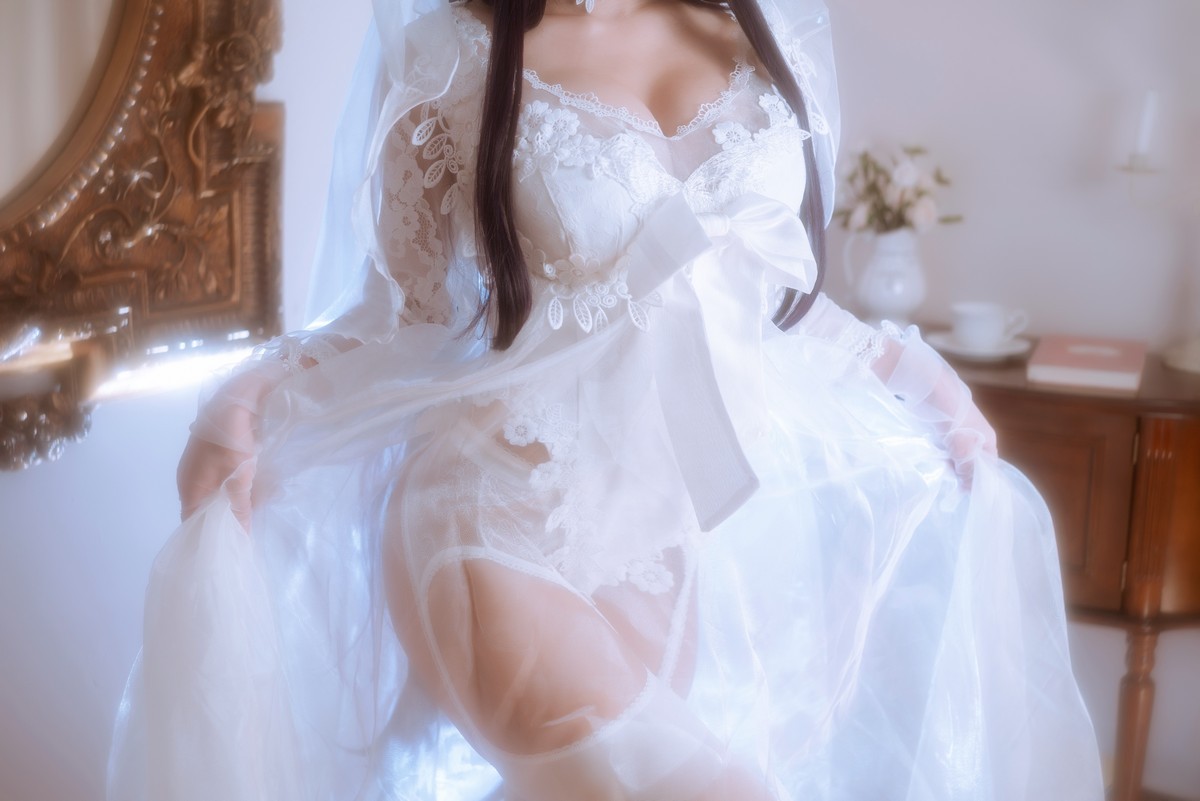 xgyw.top_白嫩美少女鬼畜瑶在不在婚纱主题私房性感纯白薄透婚纱秀惹火身材诱惑写真38P