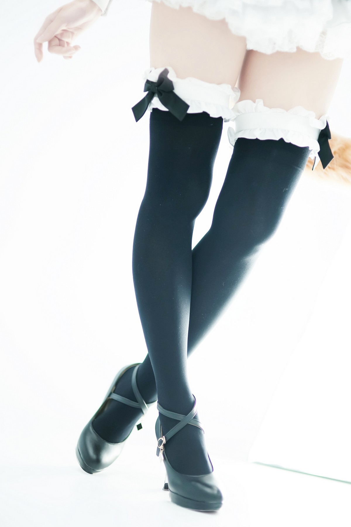 xgyw.top_Coser妹子Ely_eee玉藻前女仆主题狐狸装扮性感短裙配黑丝袜秀美腿诱惑写真45P