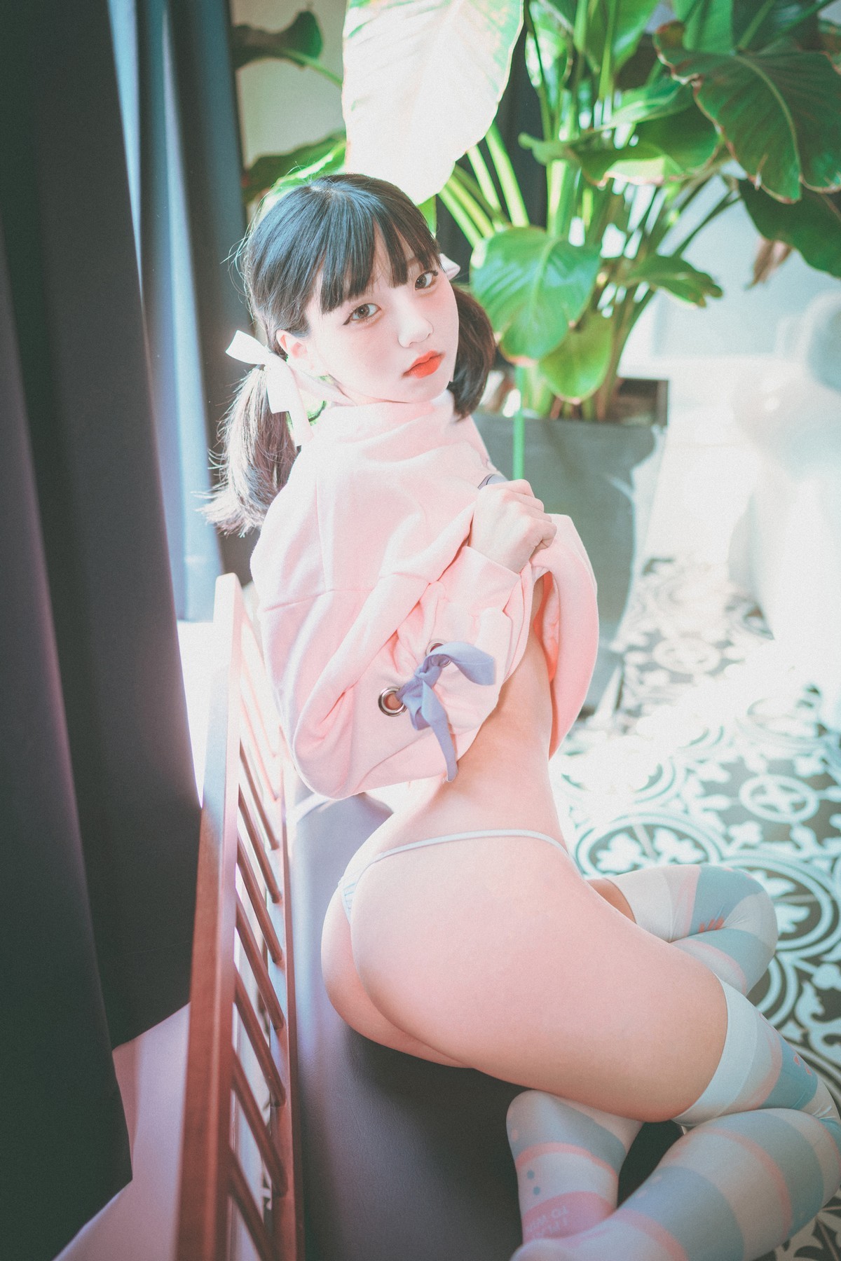 xgyw.top_[DJAWA]No.061_模特Jenny_Lovely_Pink主题私房性感粉色外衣配丁字内裤诱惑写真34P