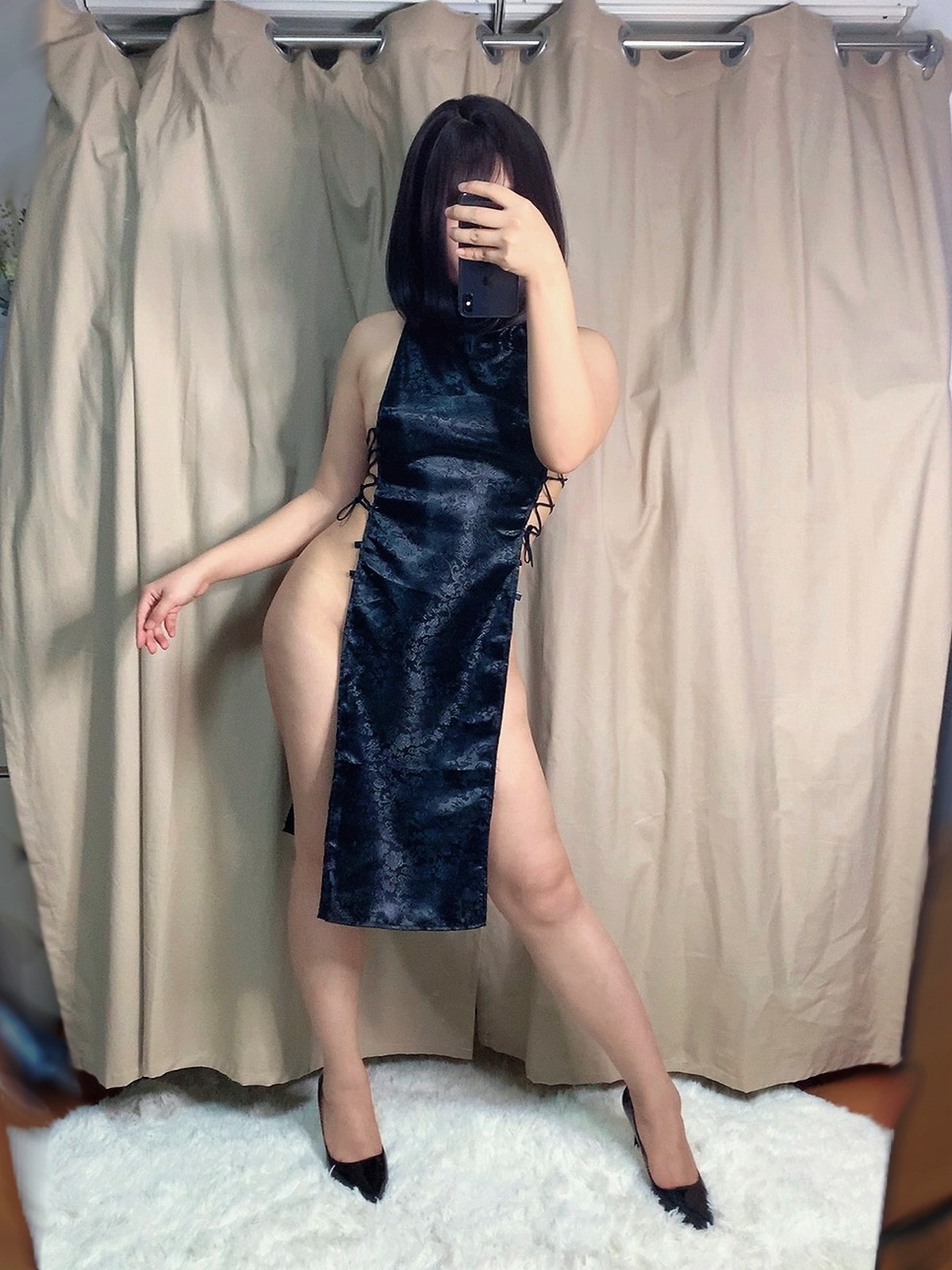 xgyw.top_网络美女柘烟_Zuken虎年春节特典主题私房性感旗袍配开档黑丝撩人诱惑写真59P