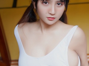 XiuRen第5063期_车模久久Aimee私人半脱露性感贴身内衣秀丰满身材骚扰写真57P