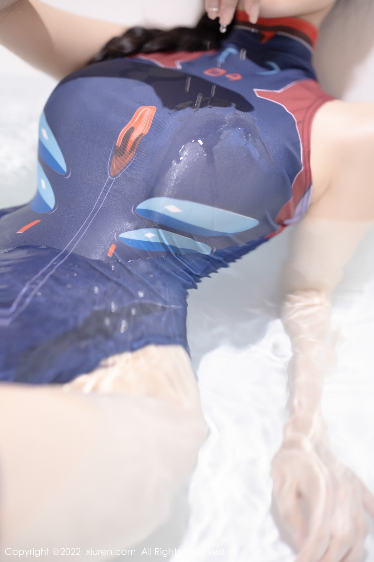 xgyw.top_XiuRen第5074期_女神王馨瑶yanni厦门旅拍海边沙滩性感蓝紫色泳服迷人诱惑写真100P