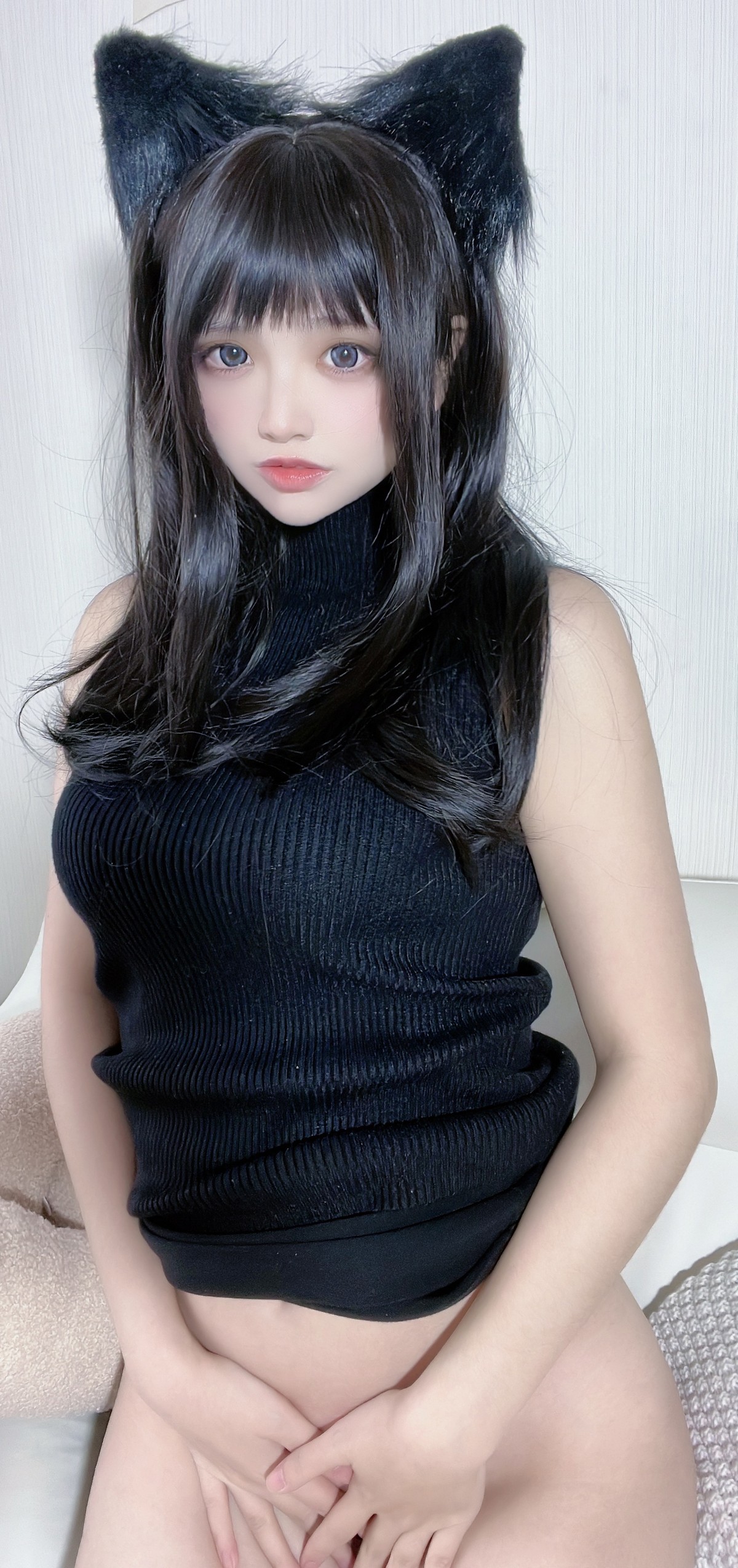 xgyw.top_网络美女疯猫ss黑毛衣少女主题私房性感毛衣配开档黑丝裤袜秀翘臀美腿诱惑写真80P