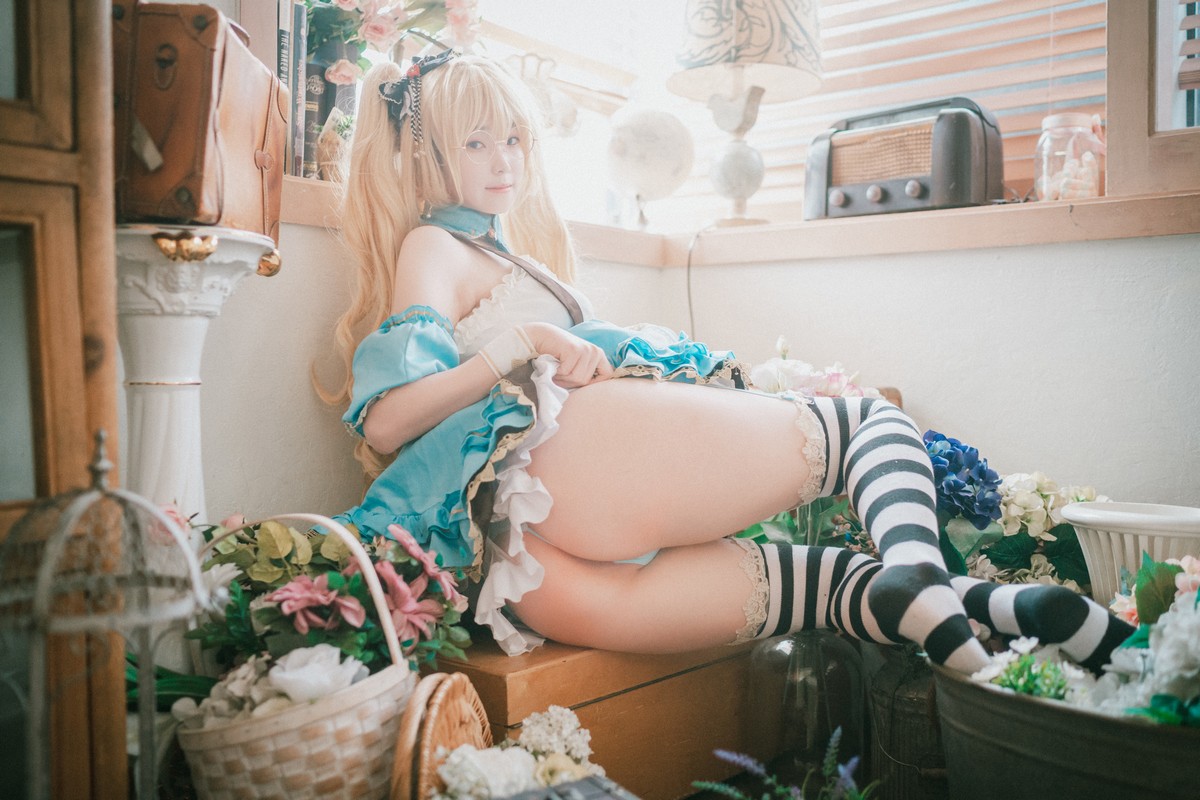 xgyw.top_[DJAWA]No.069_韩国模特_Alice in Glasses主题性感眼镜美少女私房女仆装诱惑写真49P