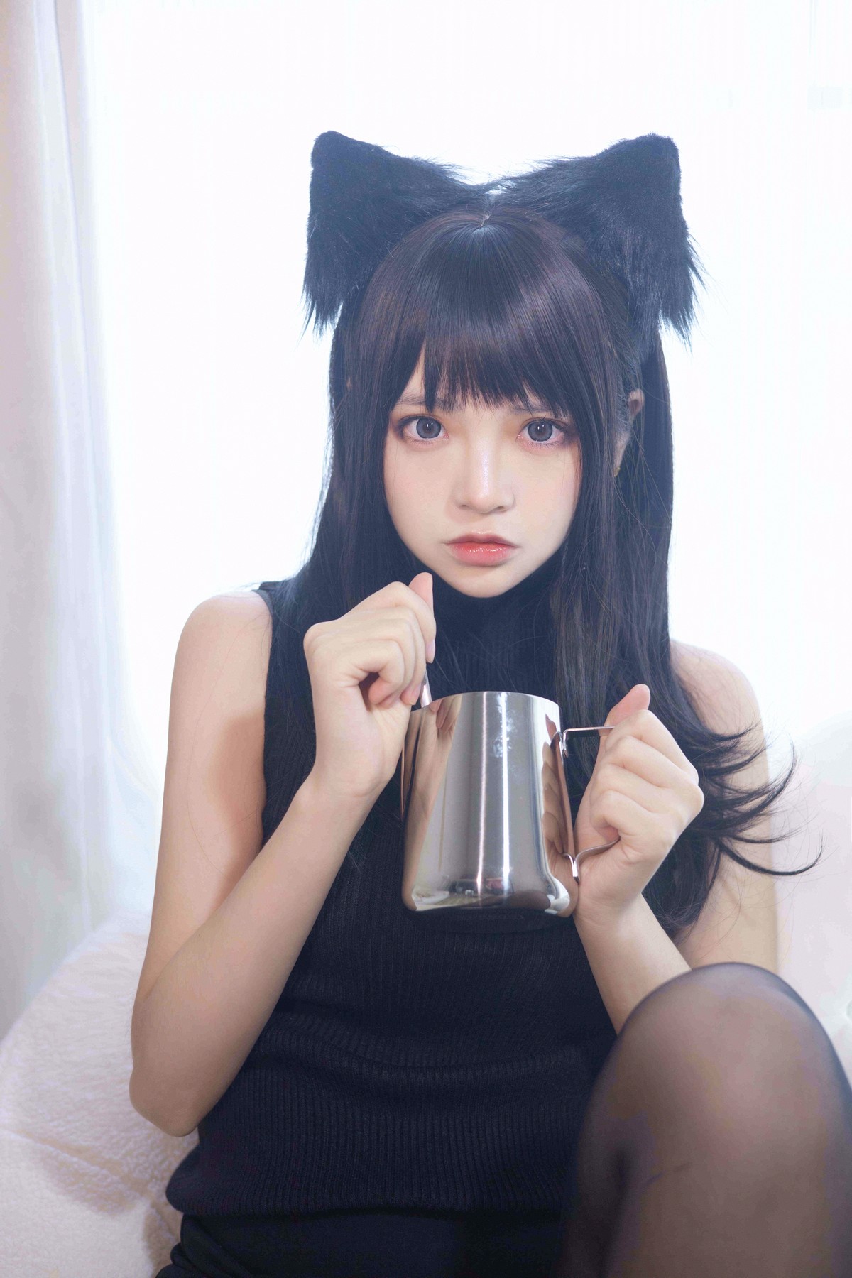 xgyw.top_网络美女疯猫ss黑毛衣少女主题私房性感毛衣配开档黑丝裤袜秀翘臀美腿诱惑写真80P