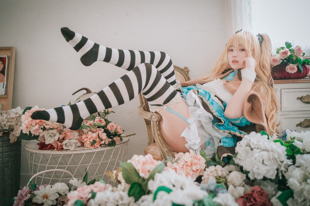 xgyw.top_[DJAWA]No.069_韩国模特_Alice in Glasses主题性感眼镜美少女私房女仆装诱惑写真49P