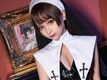 动漫博主蠢沫沫魅–皮修女主题私人性感黑色皮质服饰露性感内裤秀蜜桃臀骚扰写真40P