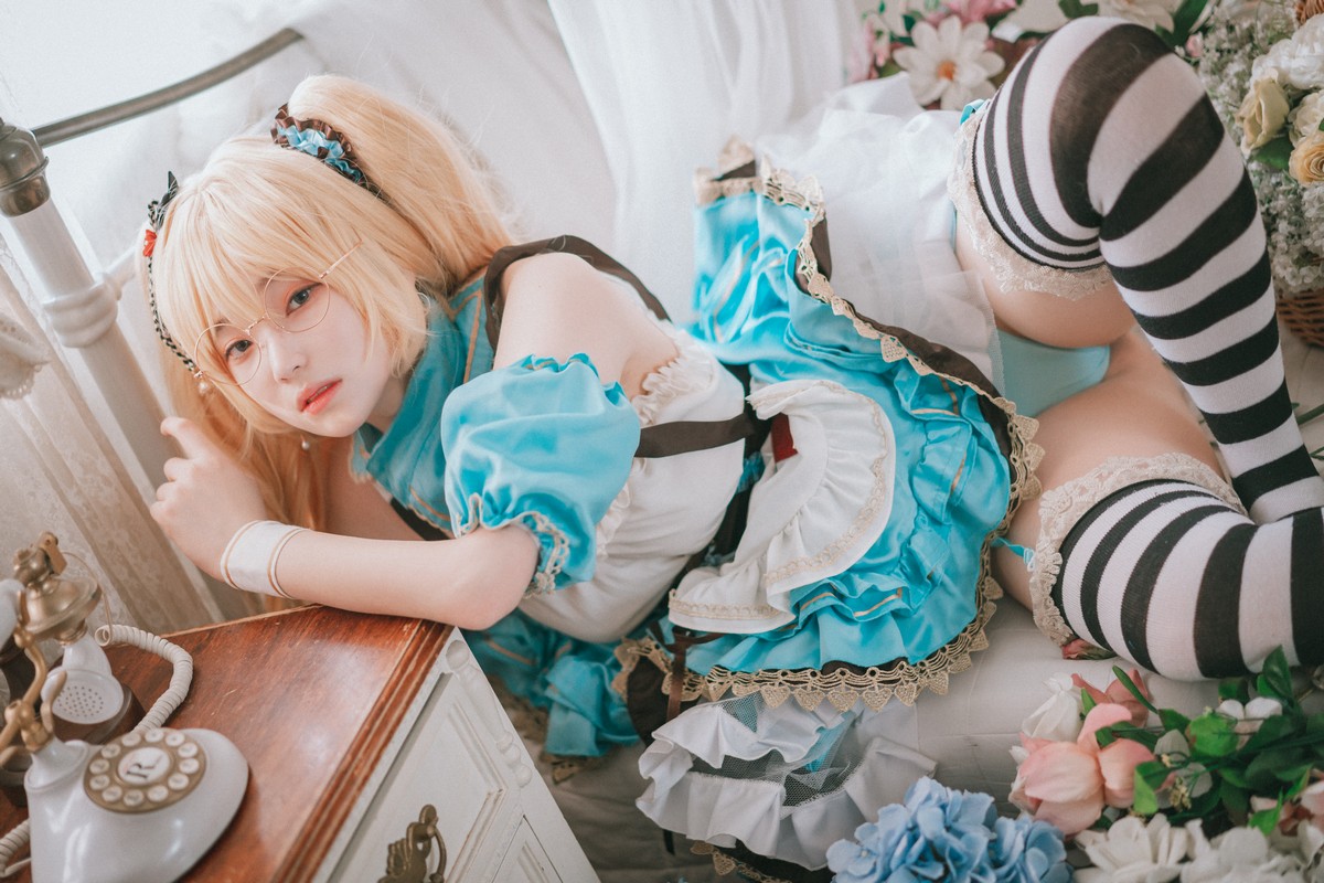 xgyw.top_[DJAWA]No.069_韩国模特_Alice in Glasses主题性感眼镜美少女私房女仆装诱惑写真49P
