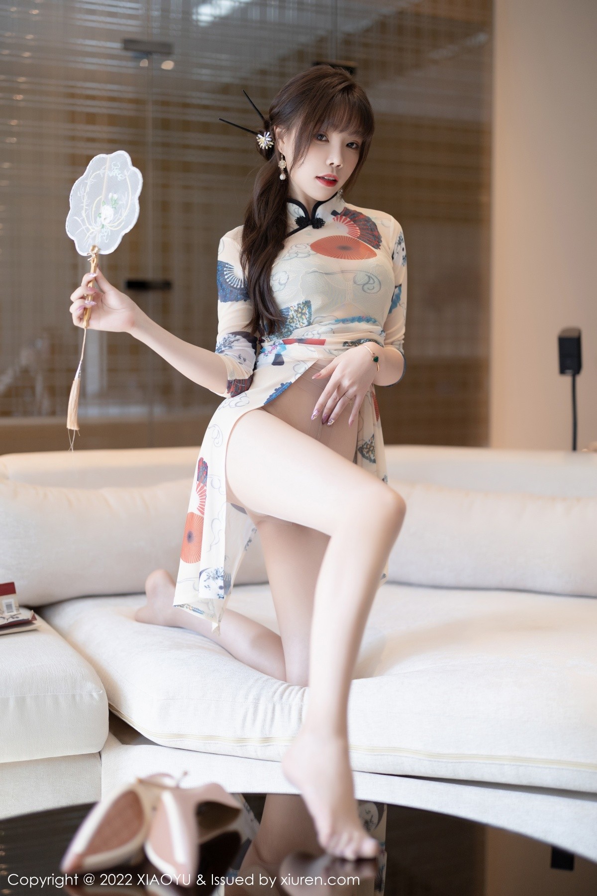 xgyw.top_[XiaoYu画语界]Vol.788_女神芝芝Booty白色轻透旗袍露蕾丝内衣无内肉丝完美诱惑写真105P