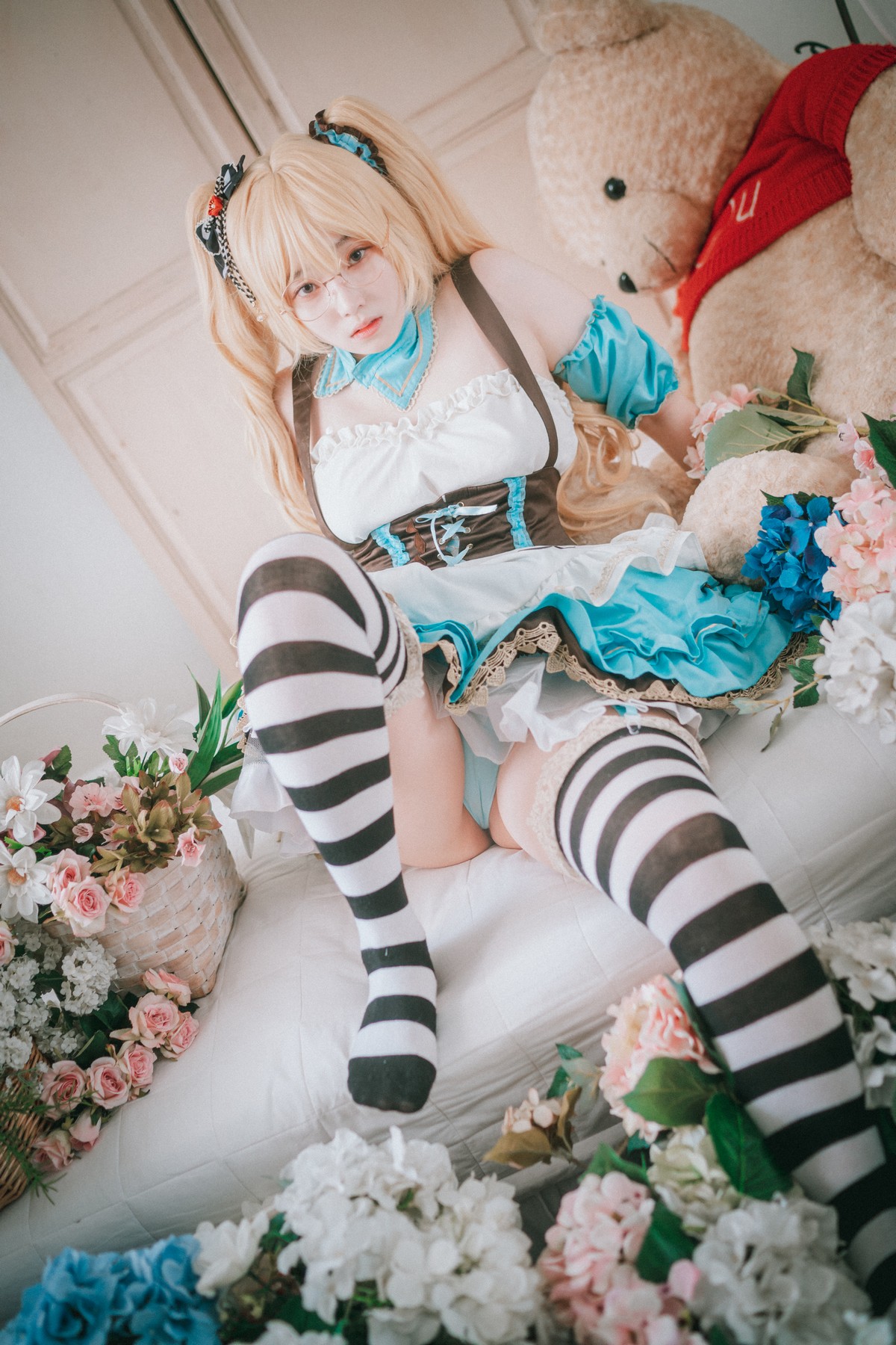 xgyw.top_[DJAWA]No.069_韩国模特_Alice in Glasses主题性感眼镜美少女私房女仆装诱惑写真49P