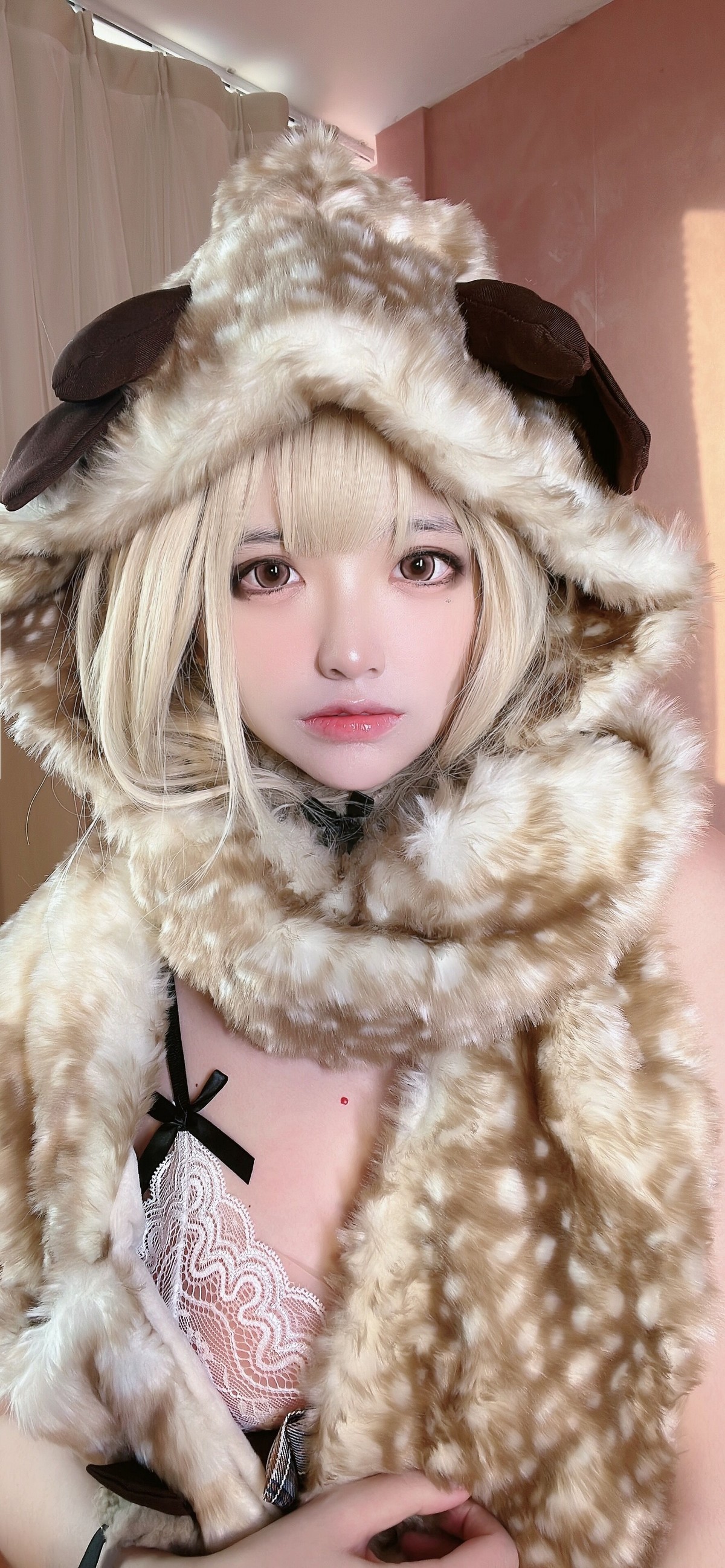xgyw.top_网络美女疯猫ss麋鹿少女主题私房性感白色蕾丝内衣配黑色蕾丝袜撩人诱惑写真80P