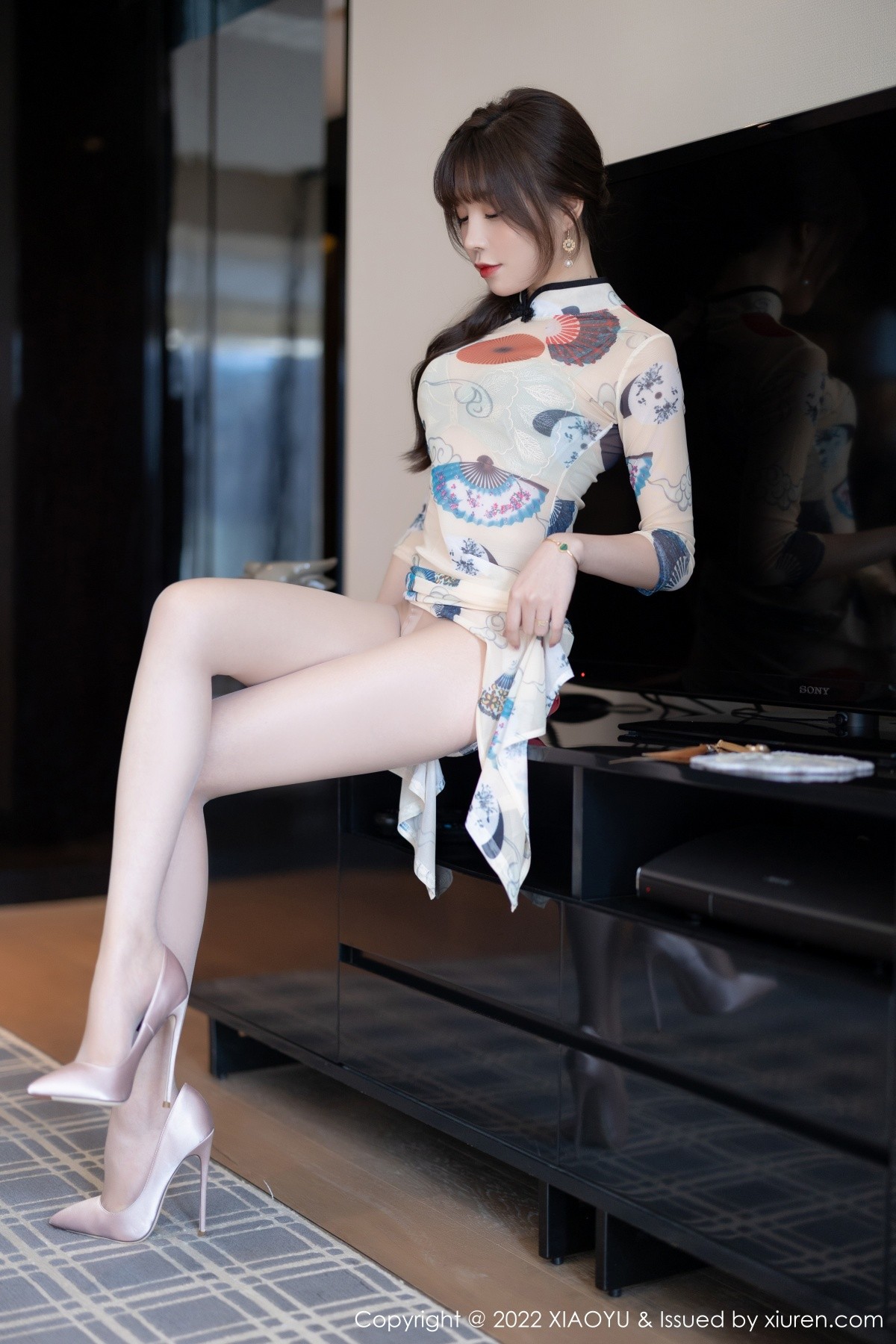 xgyw.top_[XiaoYu画语界]Vol.788_女神芝芝Booty白色轻透旗袍露蕾丝内衣无内肉丝完美诱惑写真105P