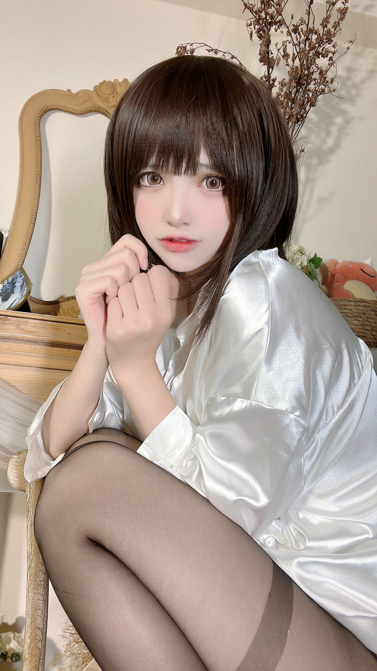 xgyw.top_网络美女疯猫ss白衬衫少女主题私房超薄黑丝透视露白色蕾丝内裤秀翘臀诱惑写真80P