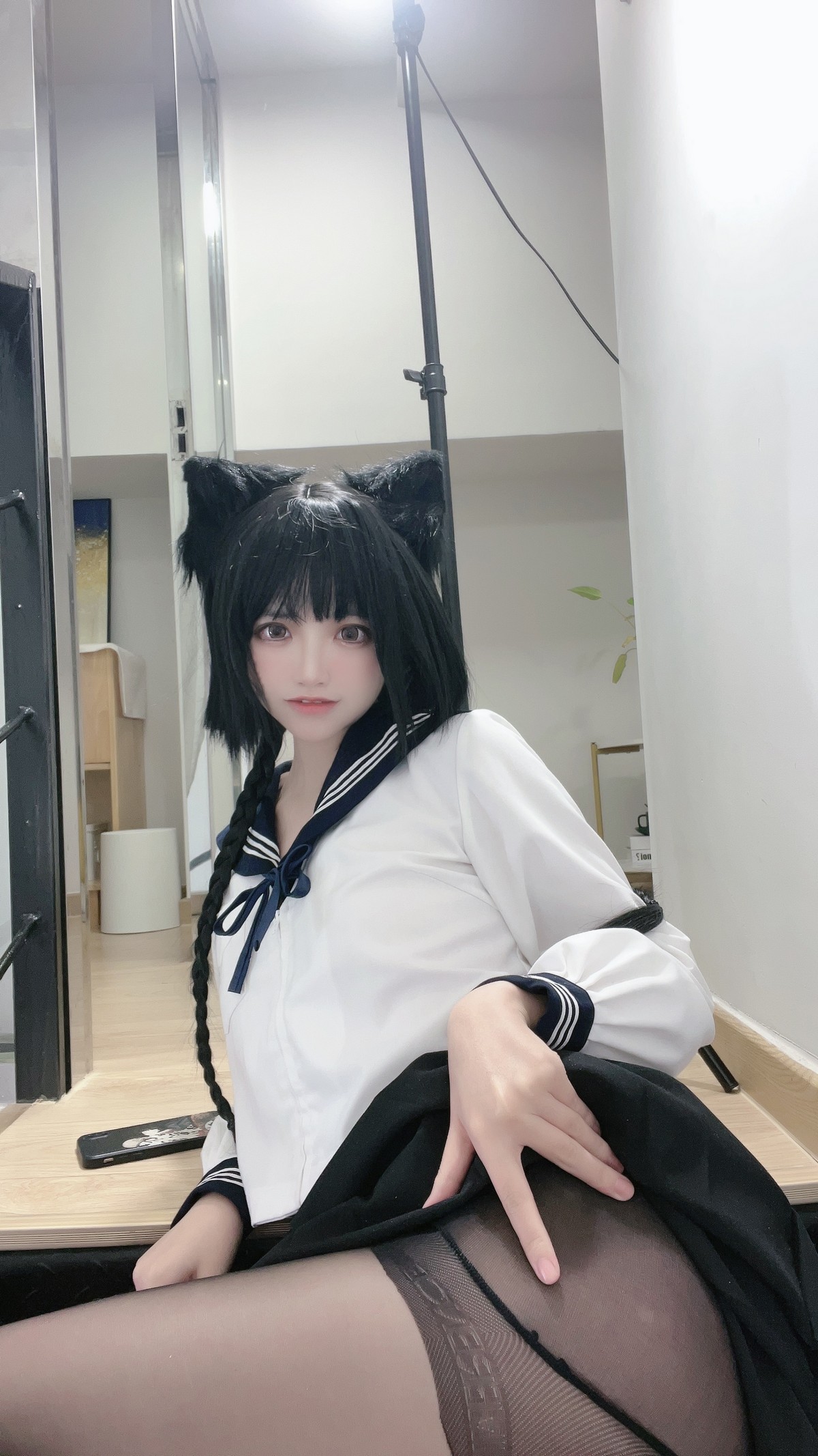xgyw.top_网络美女疯猫ss制服少女主题私房性感学生制服下超薄黑丝裤袜秀美腿诱惑写真80P