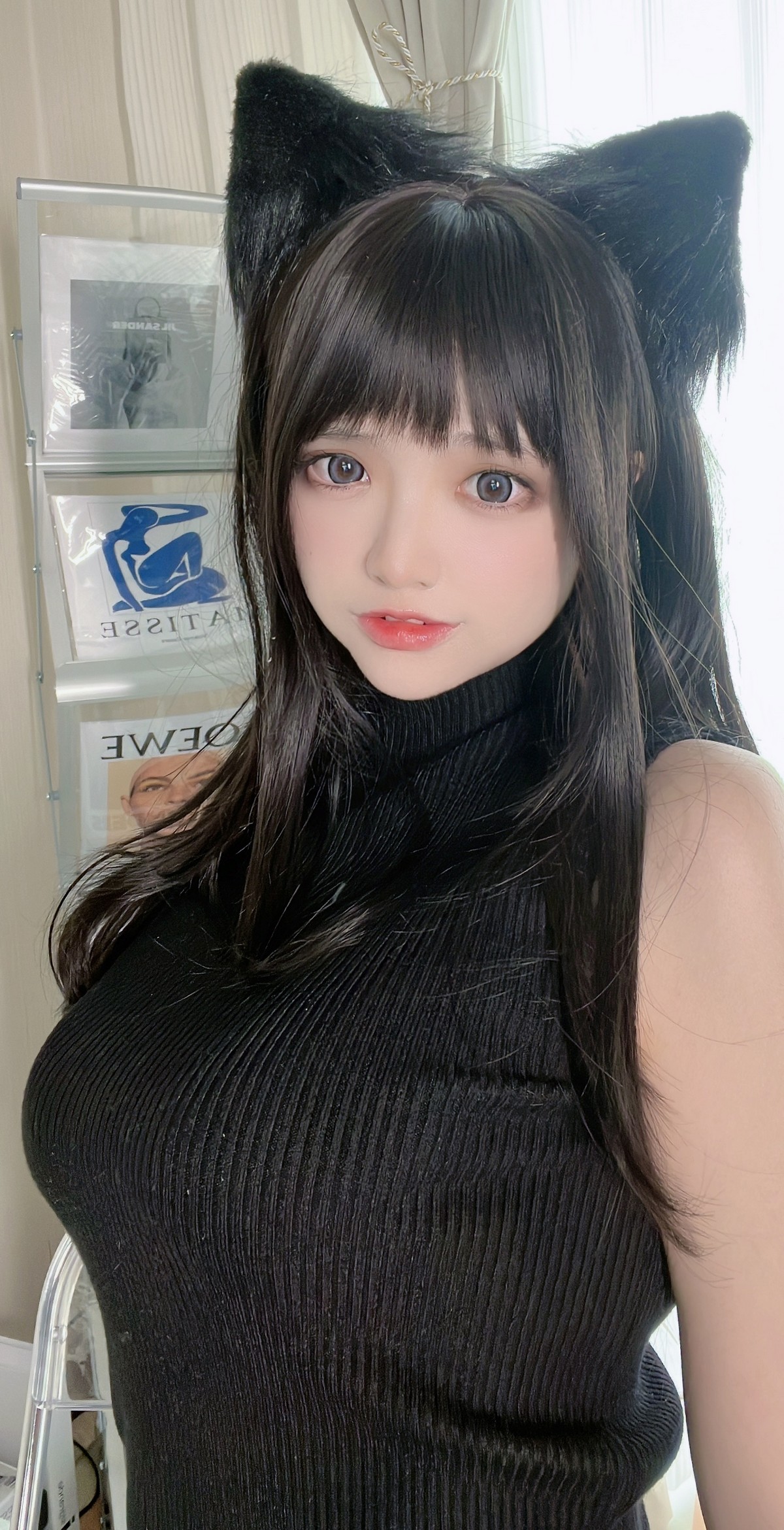 xgyw.top_网络美女疯猫ss黑毛衣少女主题私房性感毛衣配开档黑丝裤袜秀翘臀美腿诱惑写真80P