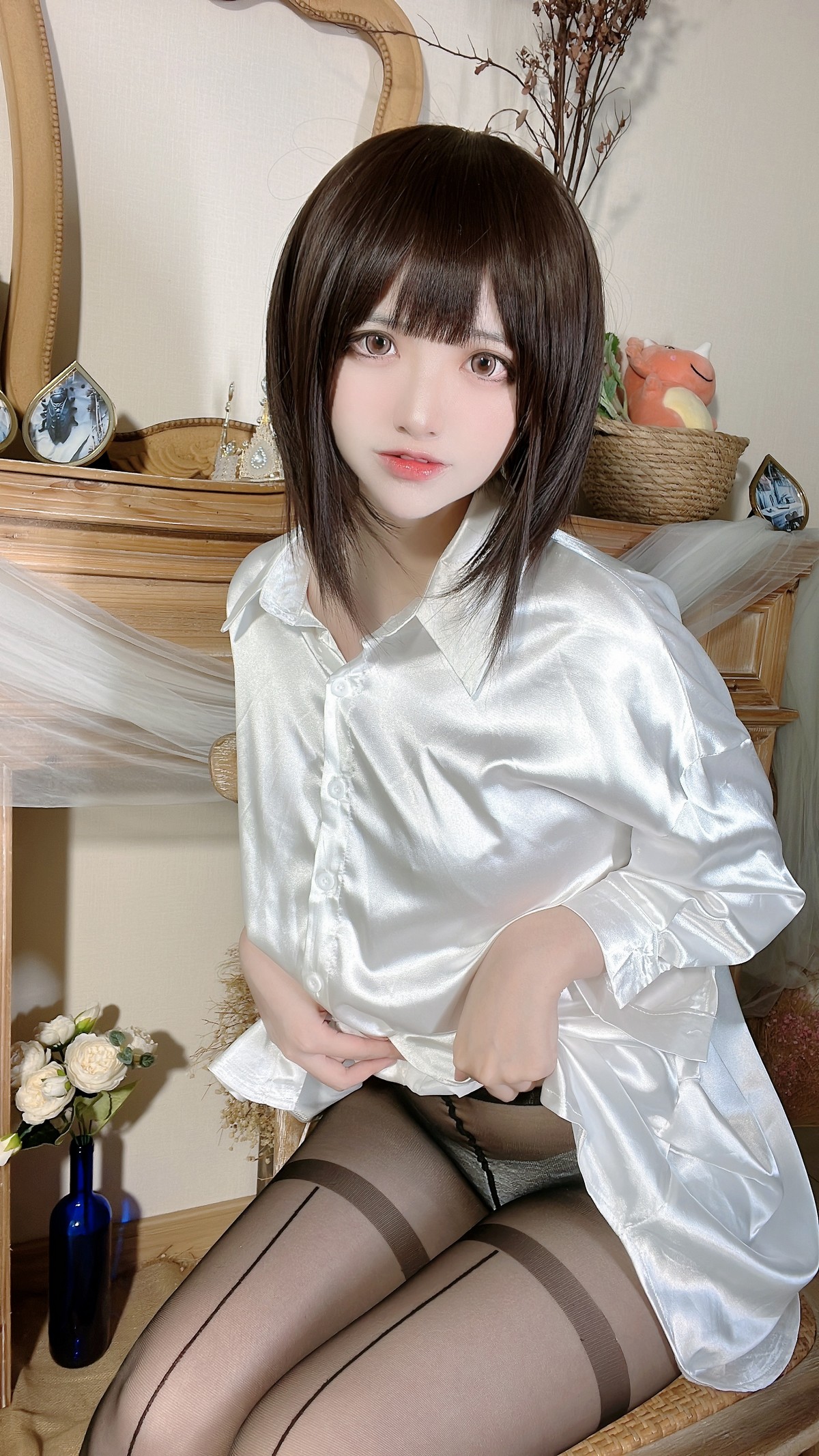 xgyw.top_网络美女疯猫ss白衬衫少女主题私房超薄黑丝透视露白色蕾丝内裤秀翘臀诱惑写真80P