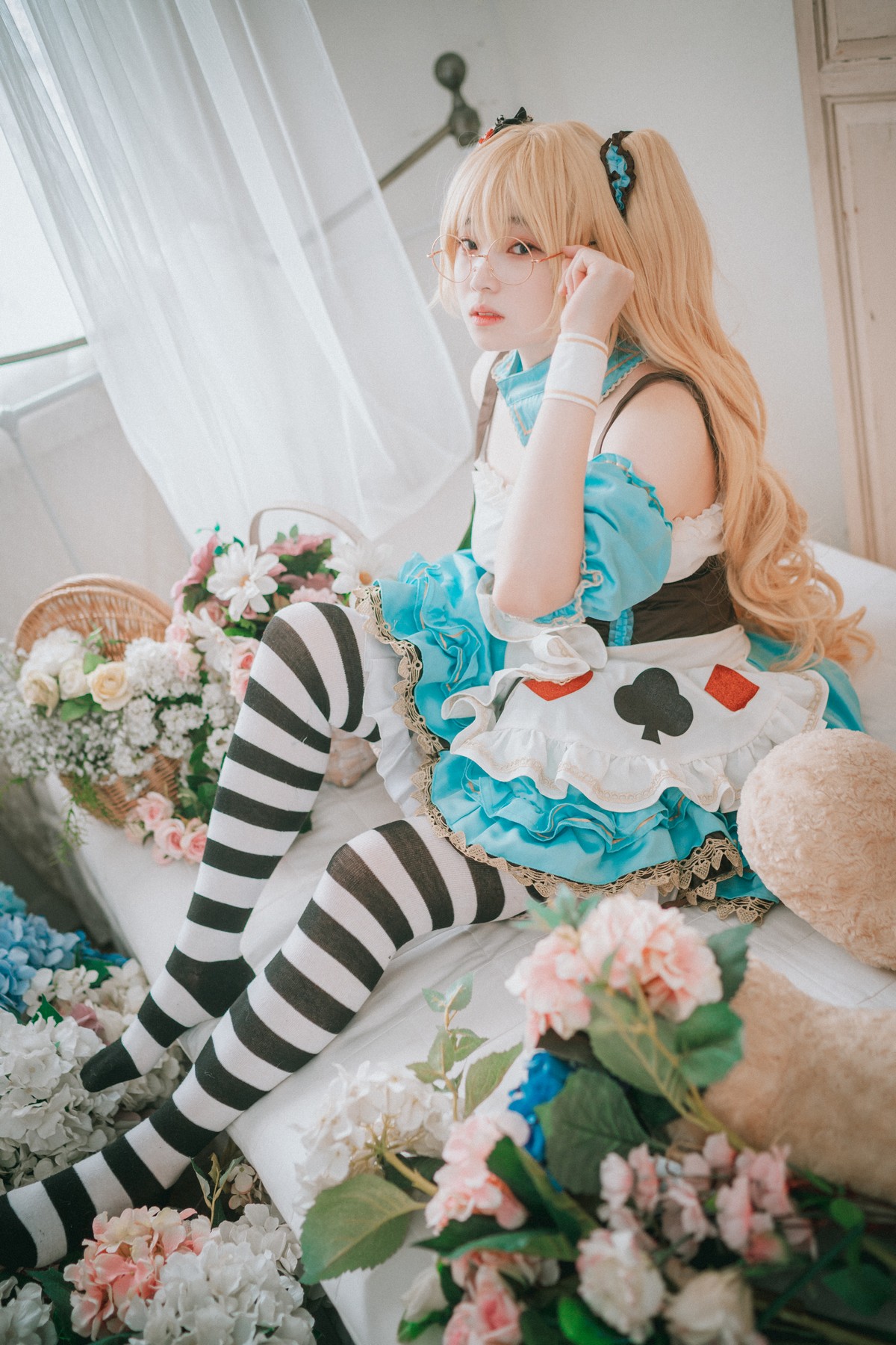 xgyw.top_[DJAWA]No.069_韩国模特_Alice in Glasses主题性感眼镜美少女私房女仆装诱惑写真49P
