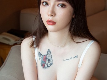 [Ugirls爱极品]No.2336_车模Betty私人性感白色蕾丝内衣秀完美身材撩人骚扰写真35P
