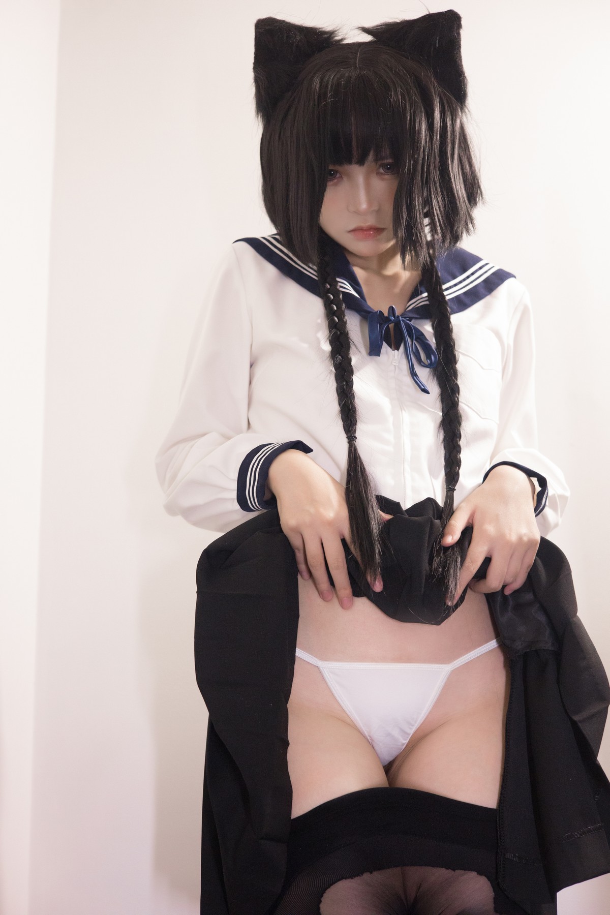 xgyw.top_网络美女疯猫ss制服少女主题私房性感学生制服下超薄黑丝裤袜秀美腿诱惑写真80P