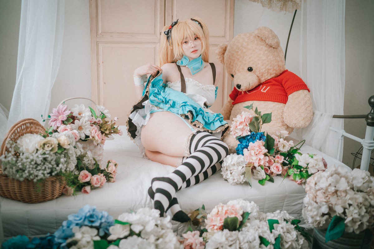xgyw.top_[DJAWA]No.069_韩国模特_Alice in Glasses主题性感眼镜美少女私房女仆装诱惑写真49P