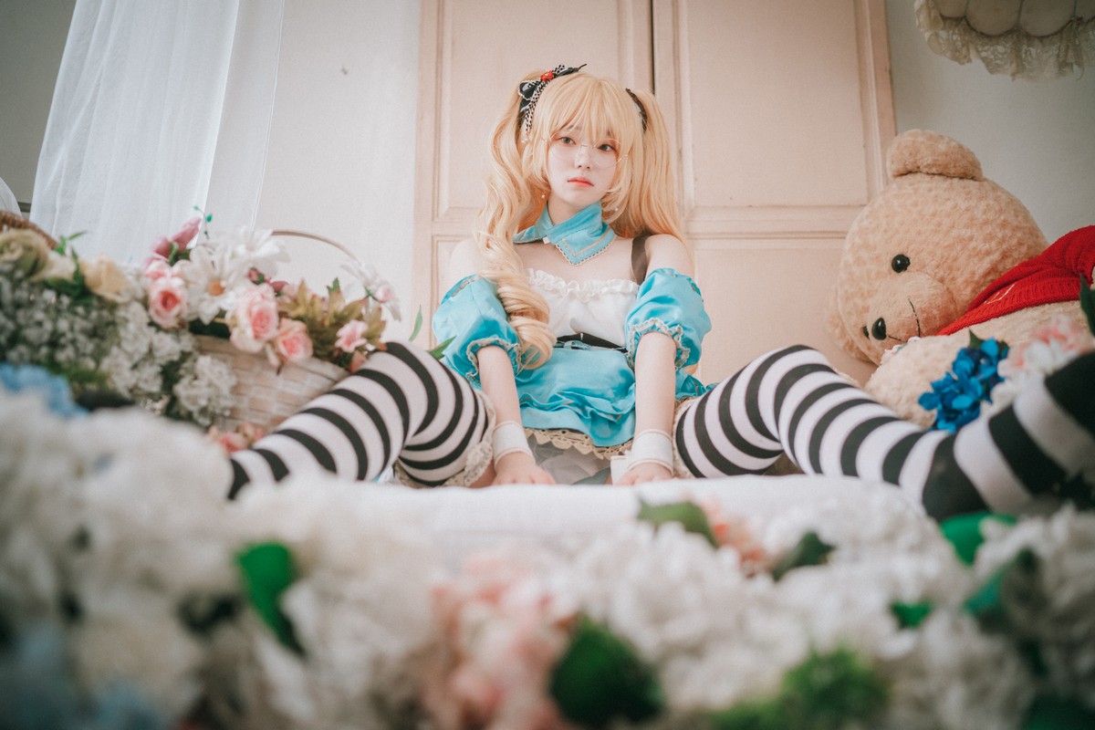 xgyw.top_[DJAWA]No.069_韩国模特_Alice in Glasses主题性感眼镜美少女私房女仆装诱惑写真49P