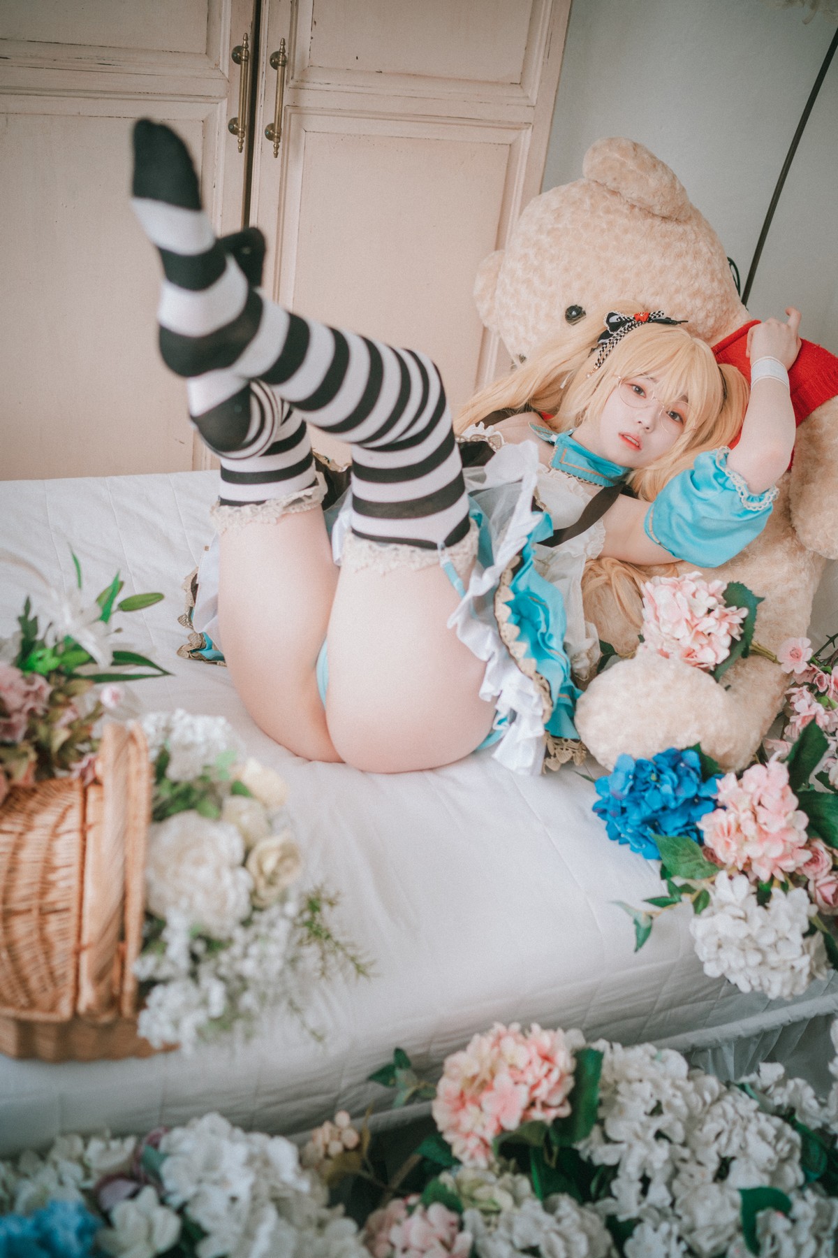 xgyw.top_[DJAWA]No.069_韩国模特_Alice in Glasses主题性感眼镜美少女私房女仆装诱惑写真49P