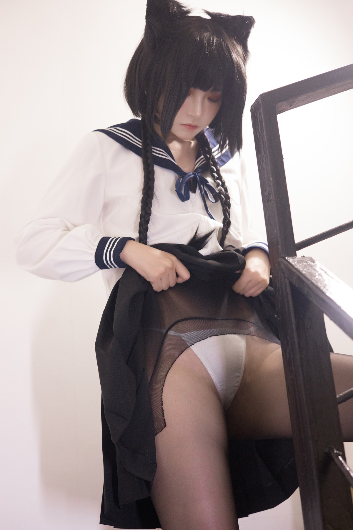 xgyw.top_网络美女疯猫ss制服少女主题私房性感学生制服下超薄黑丝裤袜秀美腿诱惑写真80P