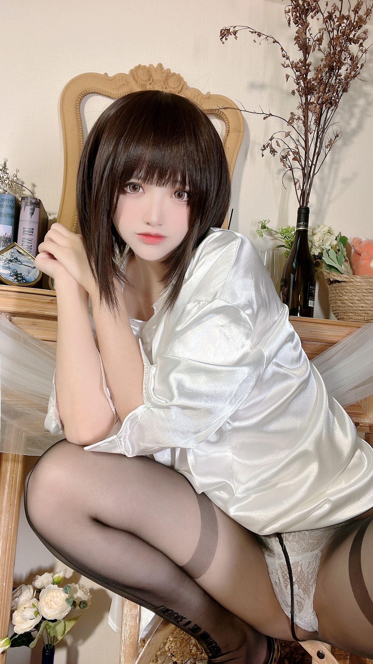 xgyw.top_网络美女疯猫ss白衬衫少女主题私房超薄黑丝透视露白色蕾丝内裤秀翘臀诱惑写真80P
