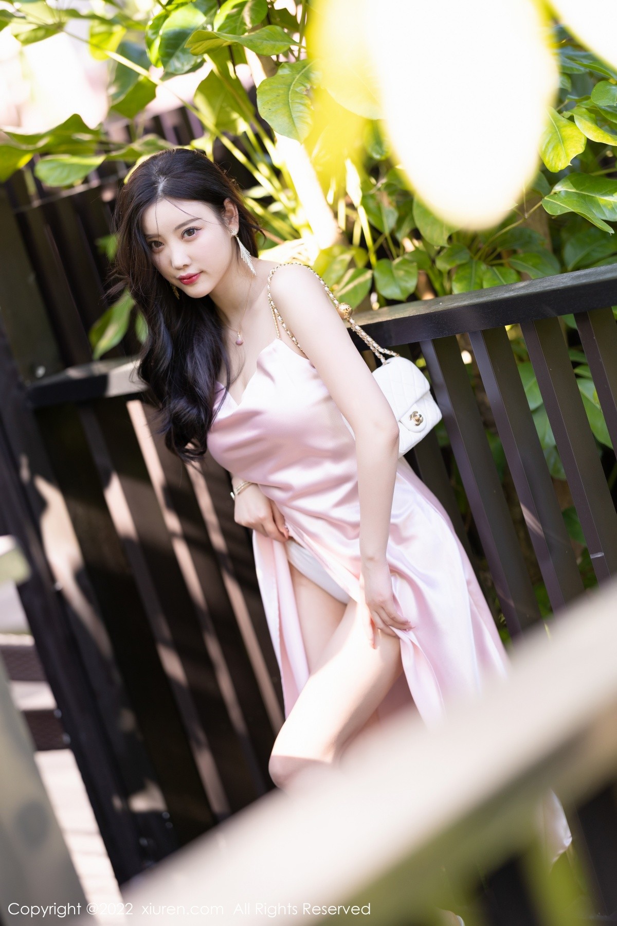 xgyw.top_XiuRen第5088期_女神杨晨晨Yome私房半脱粉色吊带长裙秀完美身材迷人诱惑写真84P