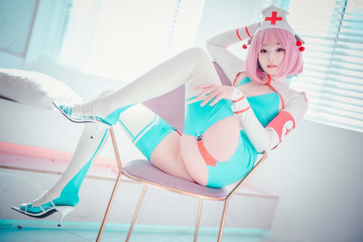 xgyw.top_[DJAWA]No.073_模特BamBi_Cling To Latex主题私房性感护士装露完美身材诱惑写真46P