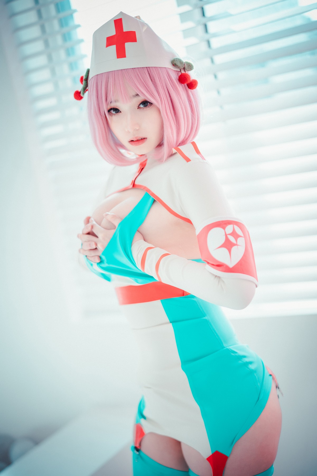 xgyw.top_[DJAWA]No.073_模特BamBi_Cling To Latex主题私房性感护士装露完美身材诱惑写真46P