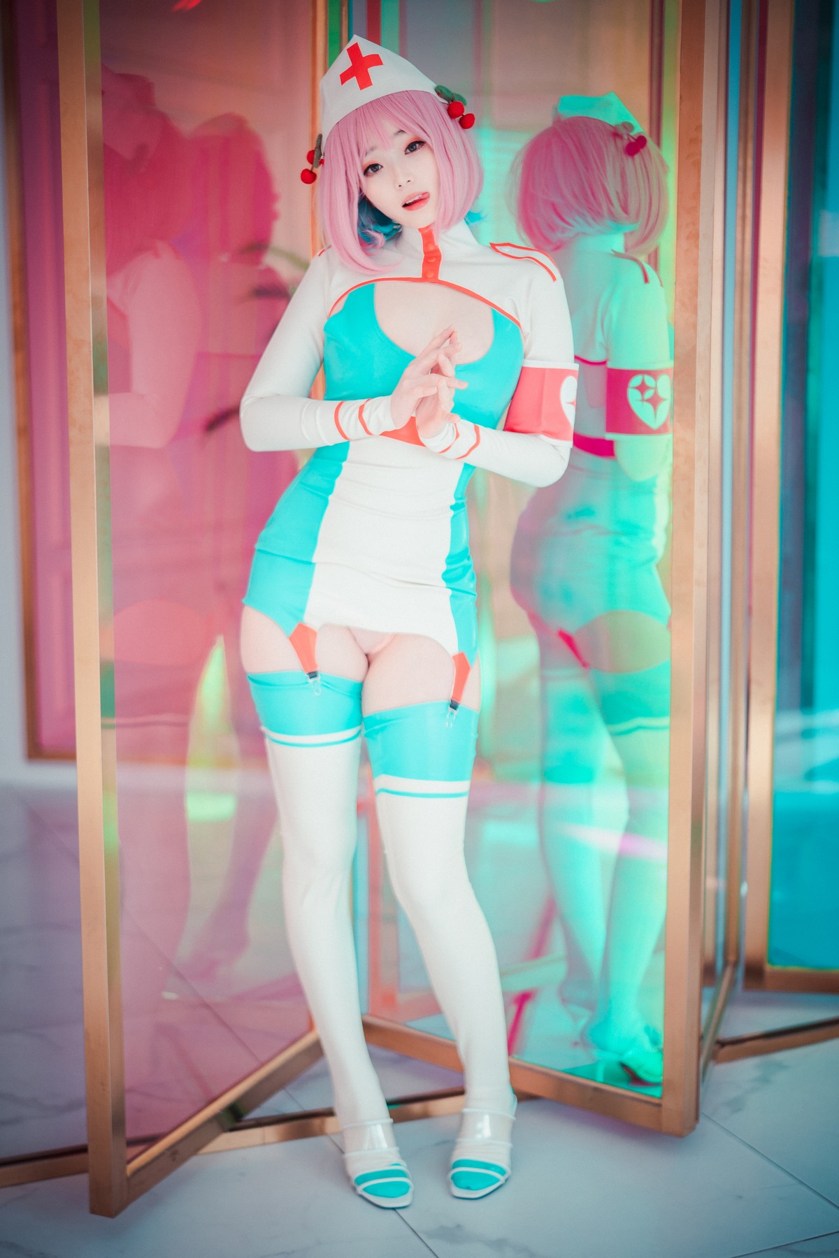 xgyw.top_[DJAWA]No.073_模特BamBi_Cling To Latex主题私房性感护士装露完美身材诱惑写真46P